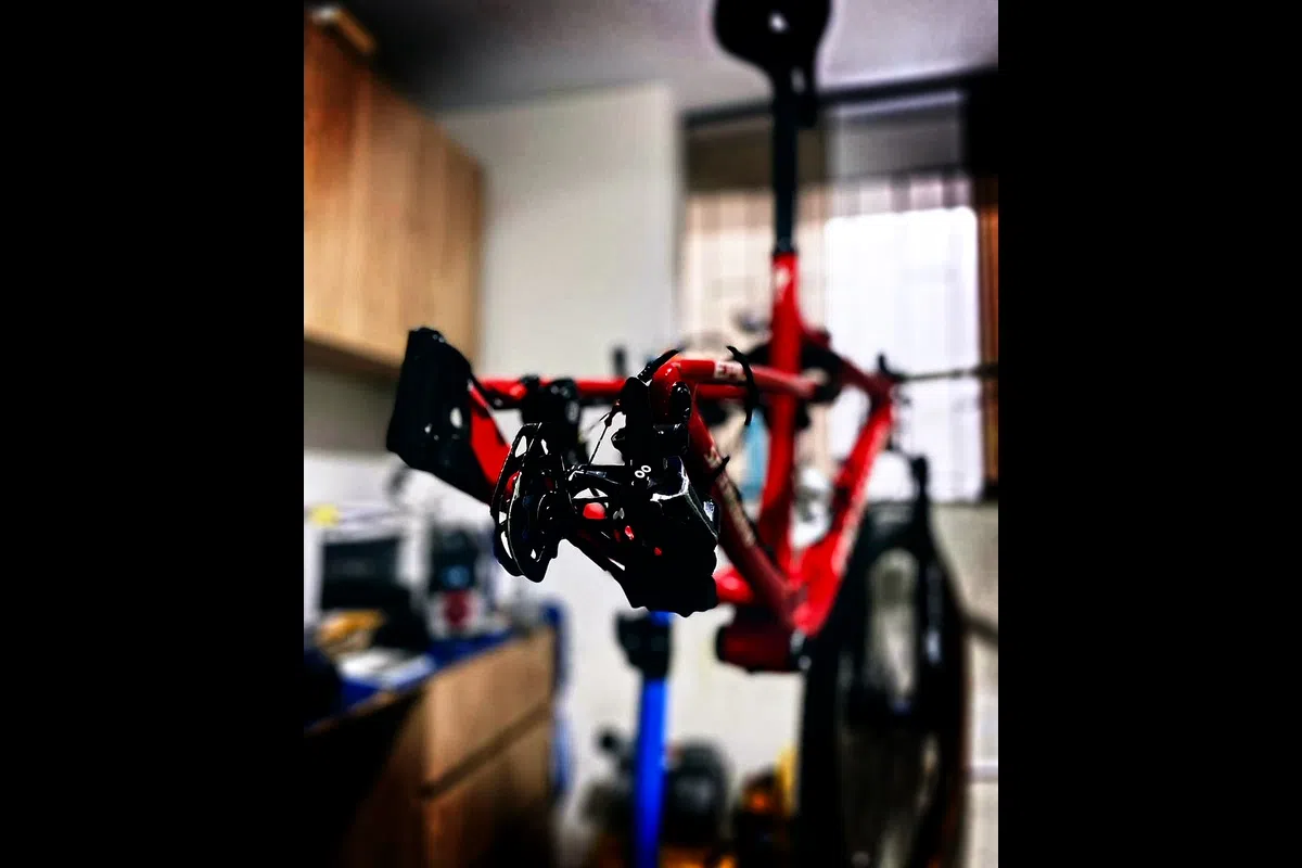 Limpieza técnica de transmisión de bicicleta de montaña Specialized en BikeLab Studio Trujillo