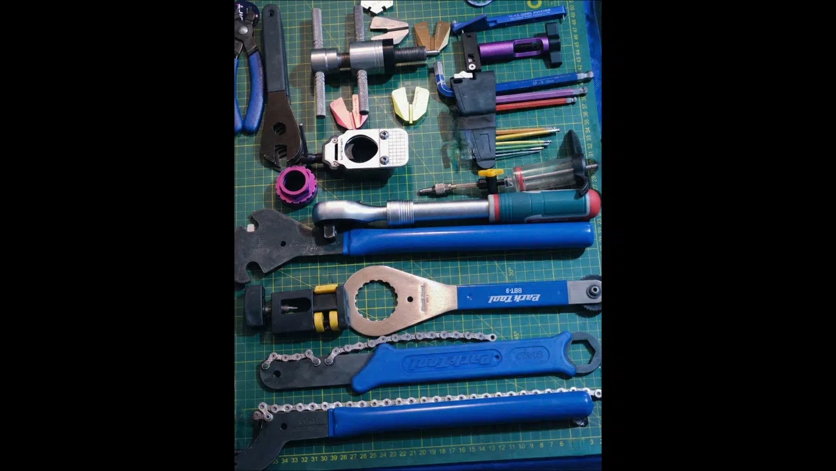 Herramientas profesionales de precisión para mecánica de bicicletas de alta gama en Trujillo