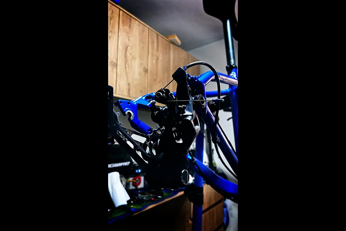 Ajuste final del sistema de cambios de la bicicleta