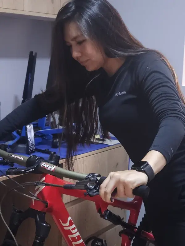 Regulación y mantenimiento de frenos hidráulicos en el taller — BikeLab Studio